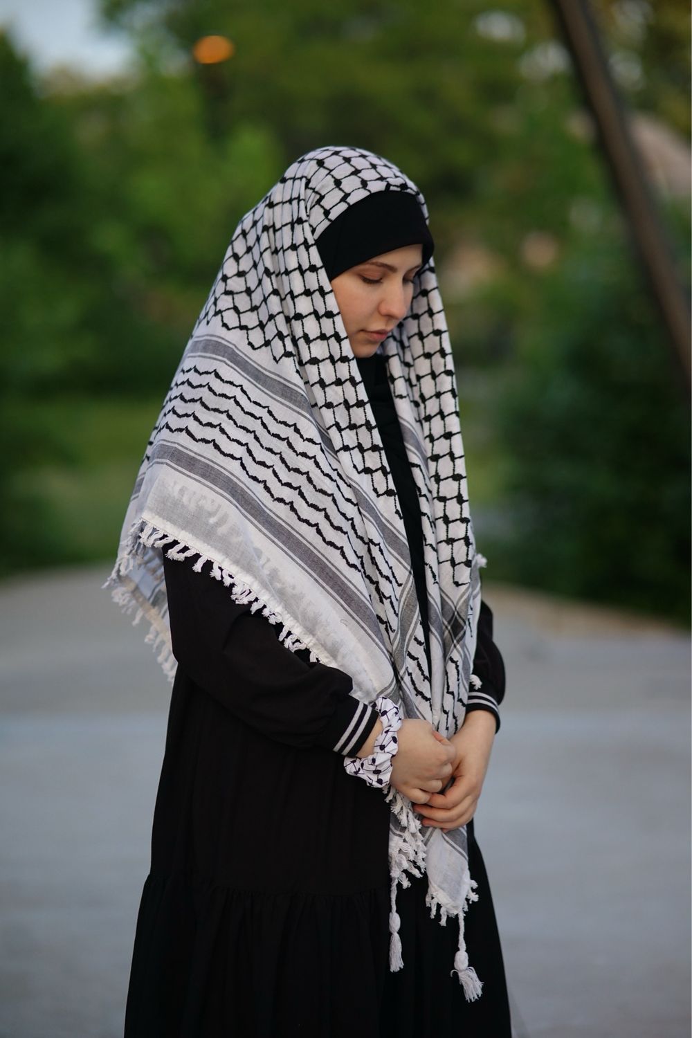 Classic Keffiyeh with Tassels