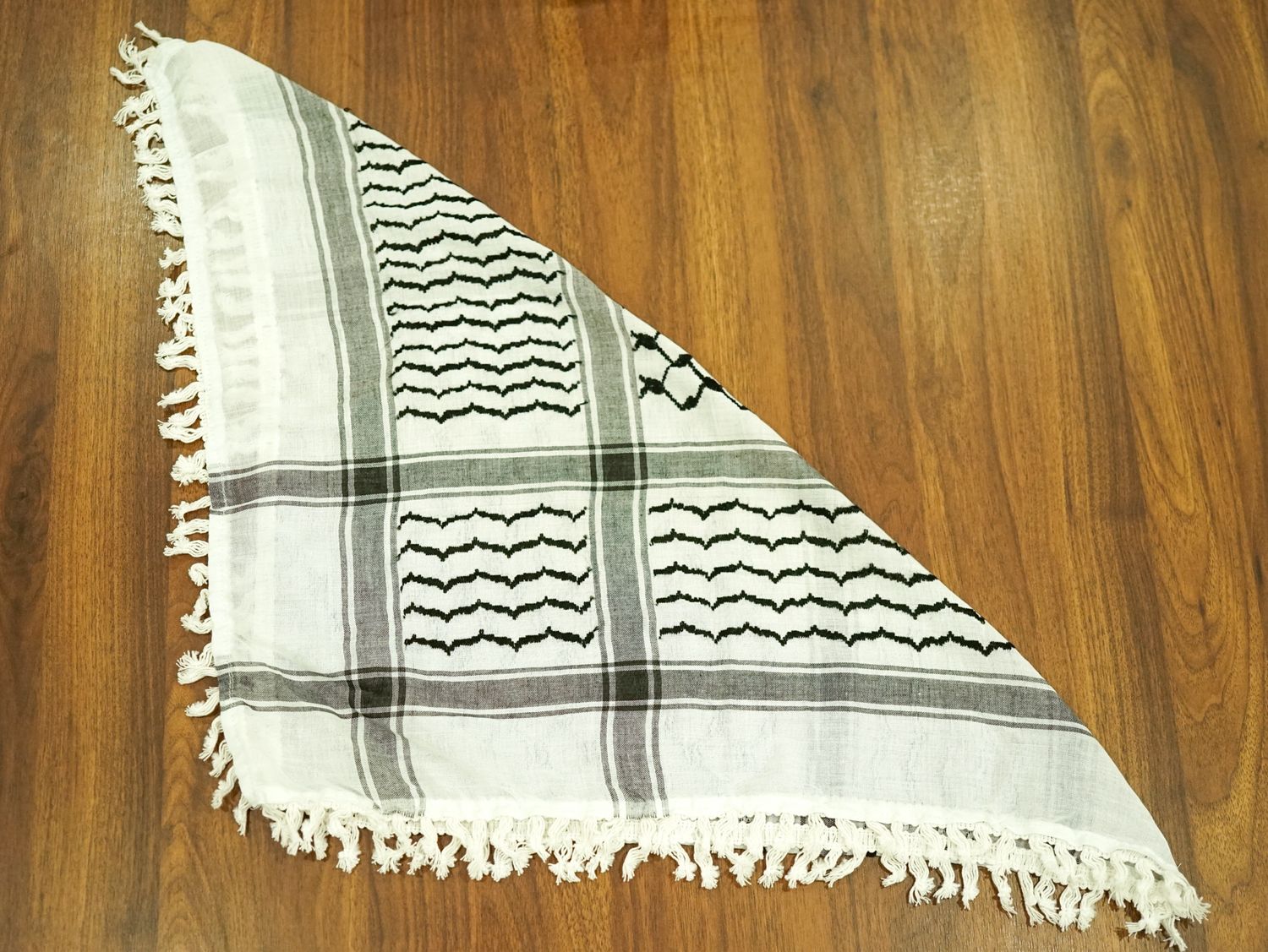 Mini Classic Keffiyeh with Tassels