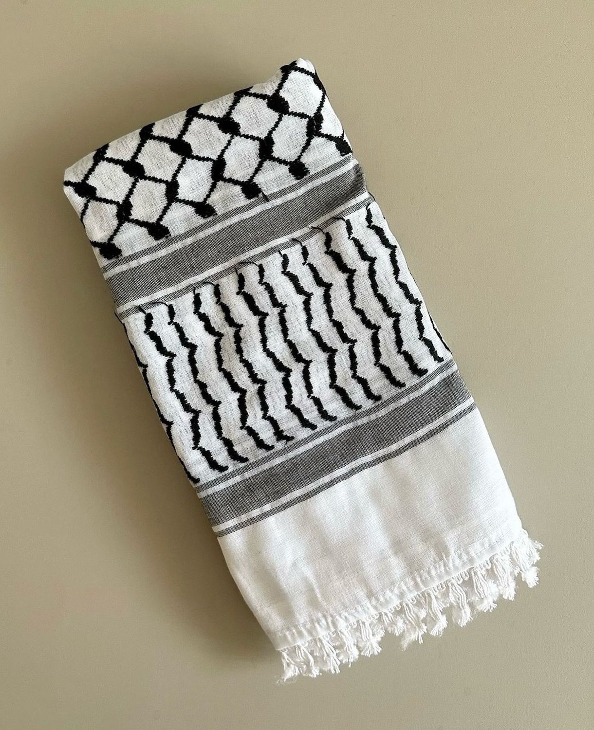 Classic Keffiyeh with Tassels