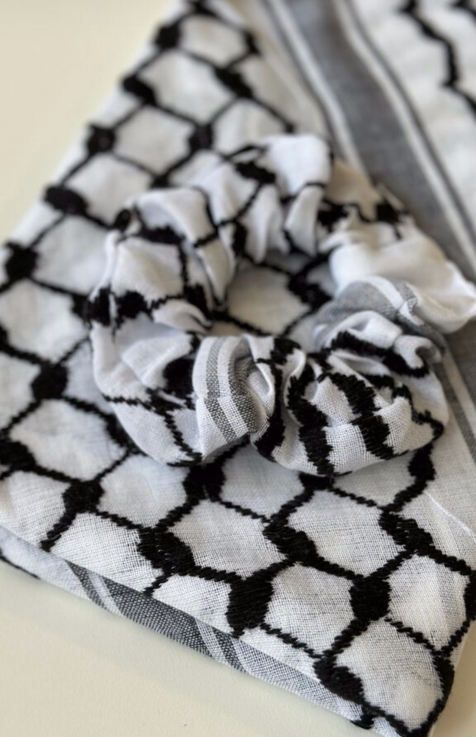 Keffiyeh Scrunchie