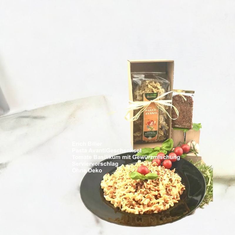 Erich Biller Bio Pasta Avanti Geschenkset / Pasta Set Tomate Basilikum + Bio Gewürzmischung Erich Biller Bio Pasta Avanti Geschenkset / Pasta Set Tomate Basilikum + Bio Gewürzmischung