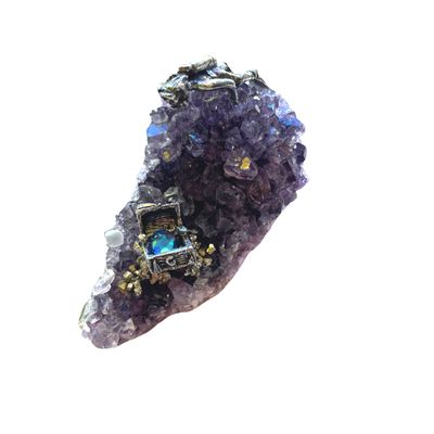 Diver Sm Chest on Amethyst