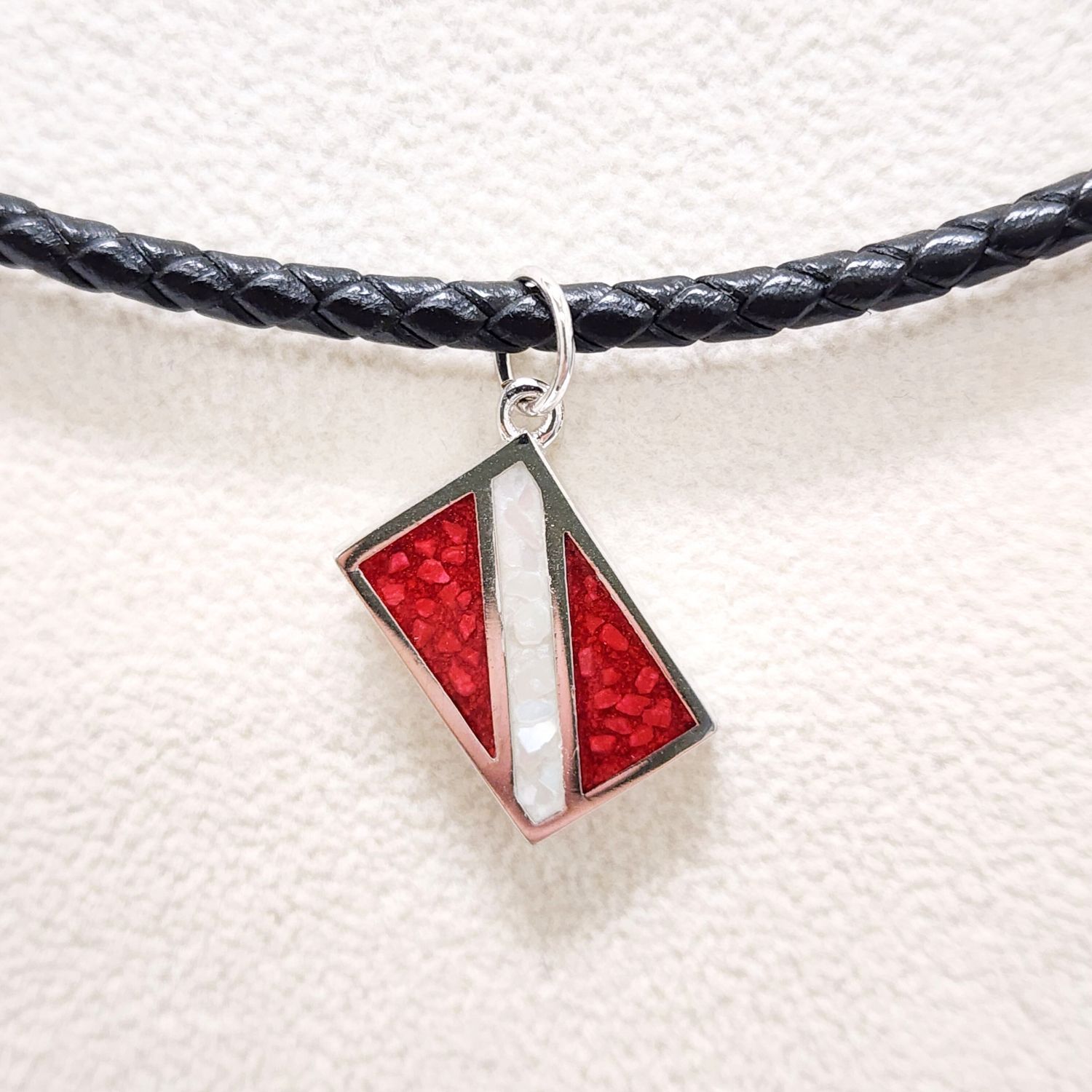 Necklace 18" Rope Dive Flag