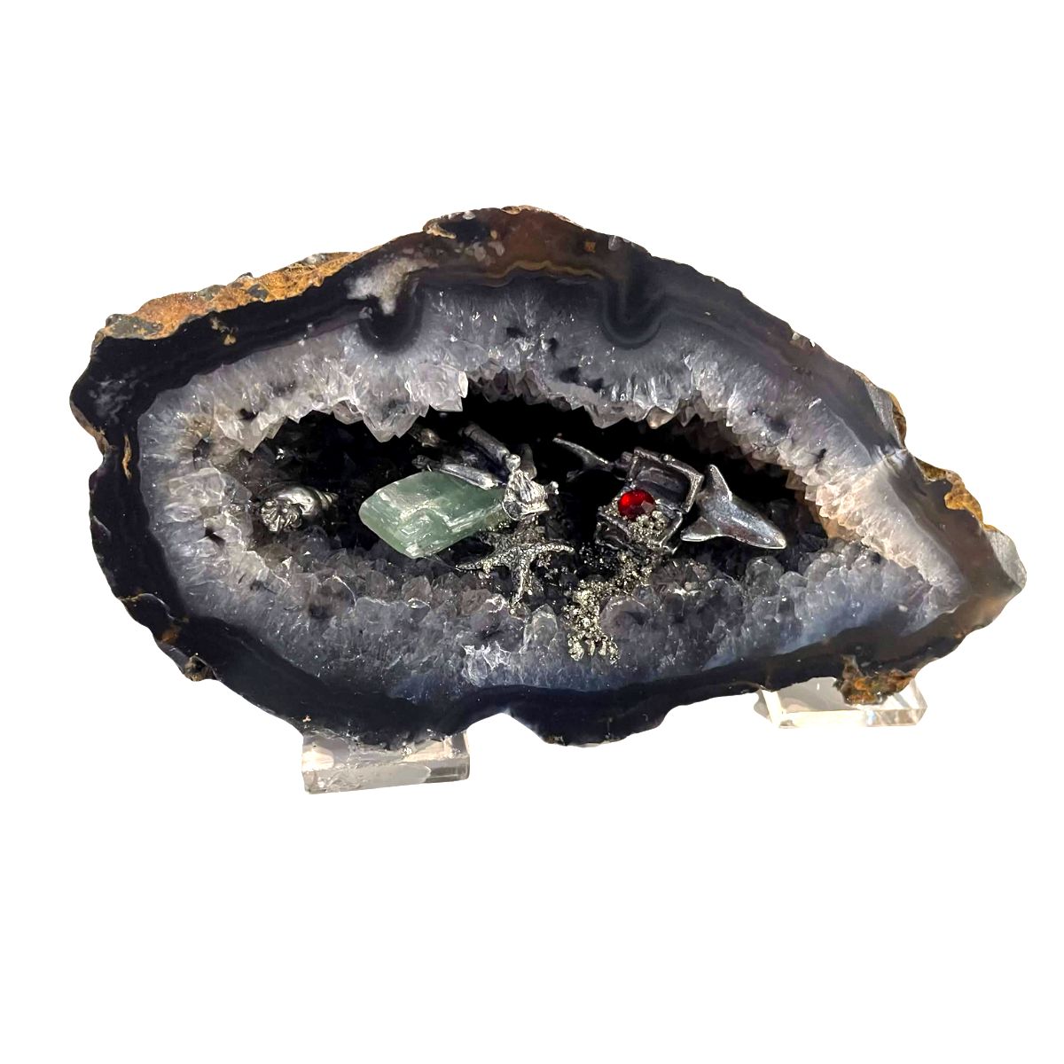 Diving scene in geode