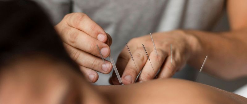 TRACTAMENT del DOLOR amb ACUPUNTURA segons els FACTORS CLIMÀTICS en MTC na