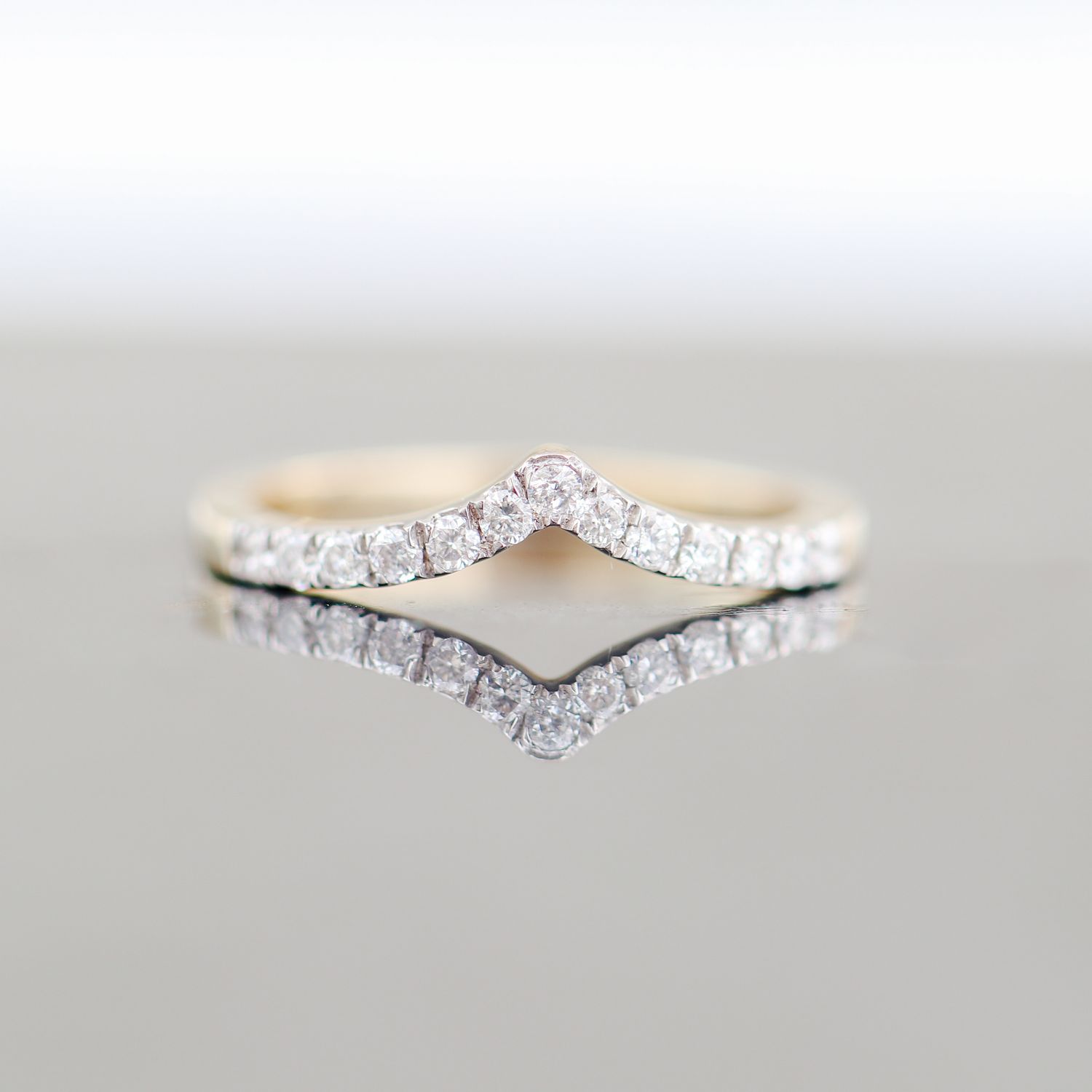 V Anniversary Band Ring 14kt YG 2.4gr 0.27cttw SI-I GHIJ RN000426