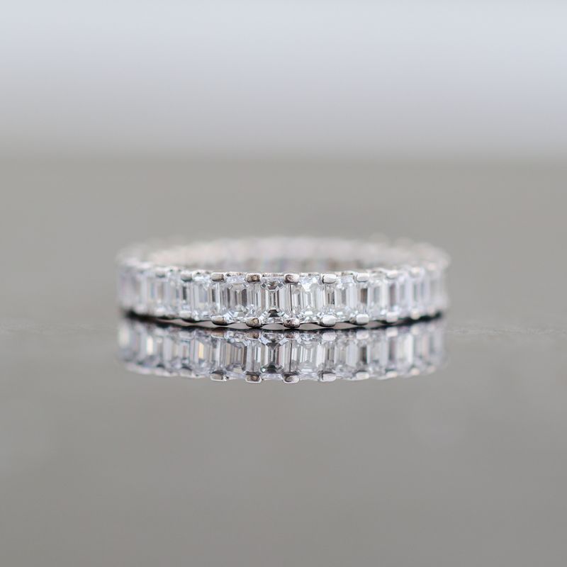 Emerald Cut Eternity Ring 14kt WG 2.3gr Size 6 2.65cttw SI/I-GHI RN000300