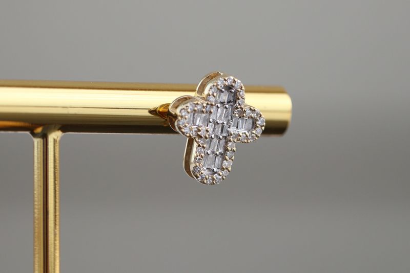 Cross Diamond Earrings 10kt YG 2.9gr 0.60cttw ER00100