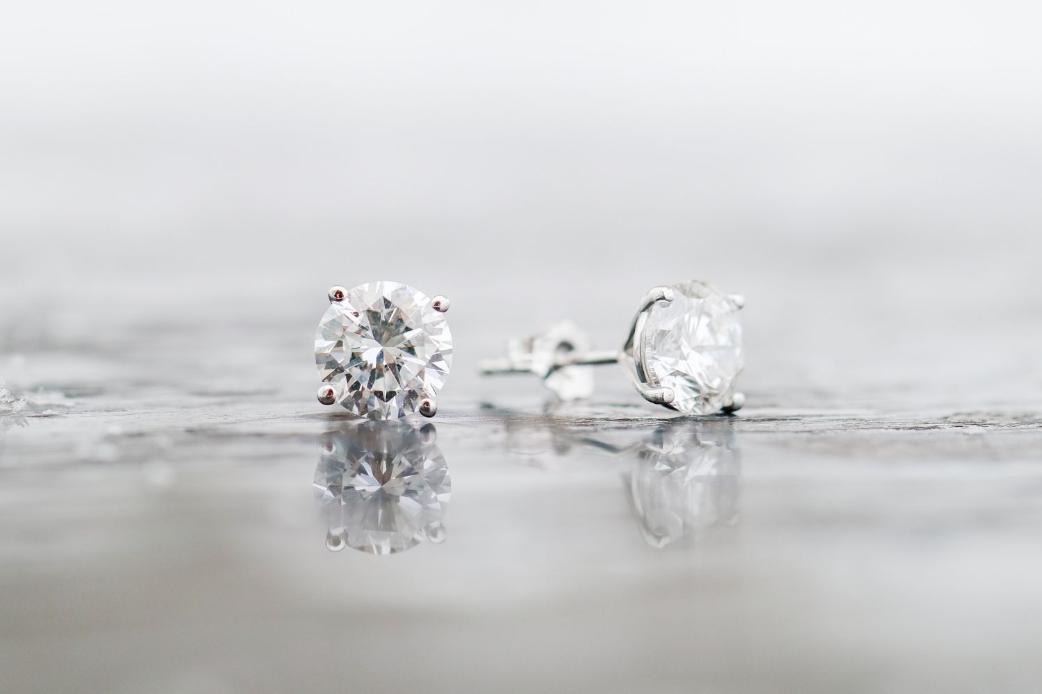 Martini Diamond Studs 14kt WG 2gr 3cttw VS+LAB  ER00179