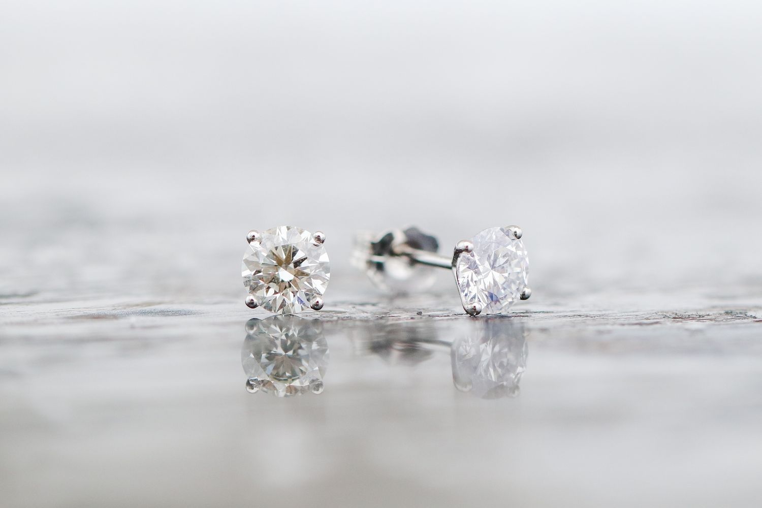 Martini Diamond Studs 14kt WG SI-Fg Natural 1.00cttw 1gr ER00186