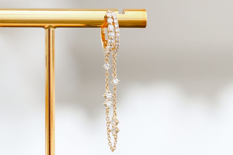 Hanging Diamond Huggies Earrings 18kt YG 48D 0.95cttw ER00188
