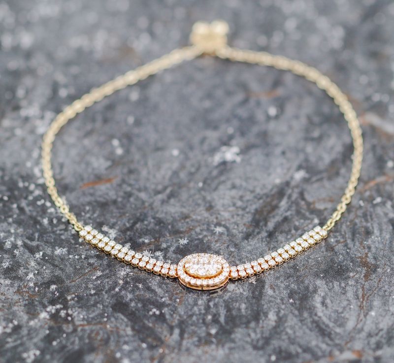 Fancy Oval Diamond Bracelet 18kt YG 9" 1.30cttw BR000363
