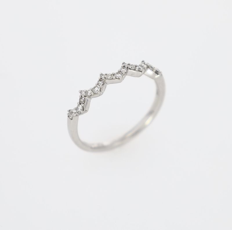 Staggered Diamond Ring Stacker 18kt WG 21 RD RN00152