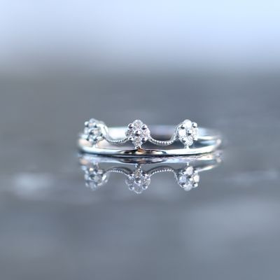 Crown Diamond Ring Stacker 18kt WG 12 RD RN00154