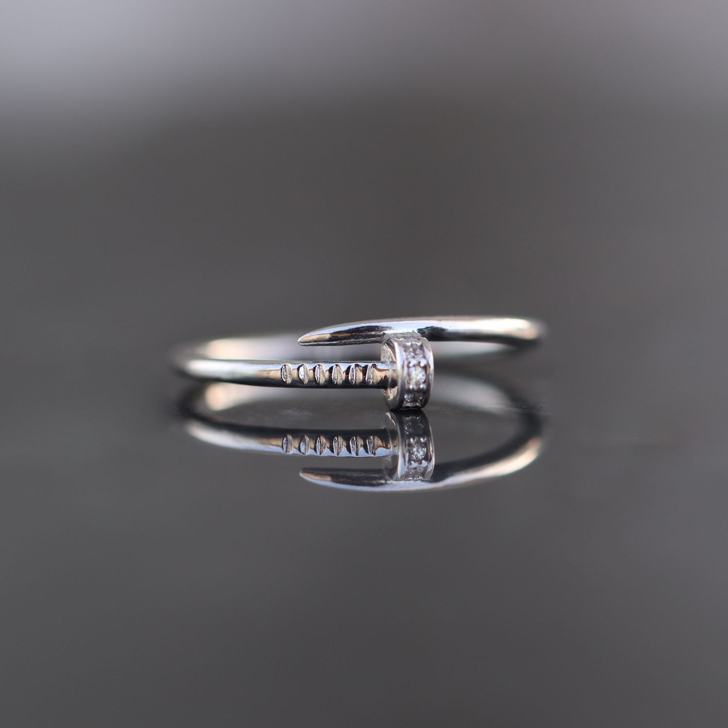 Nail Ring 10kt WG 1.1gr RN00129