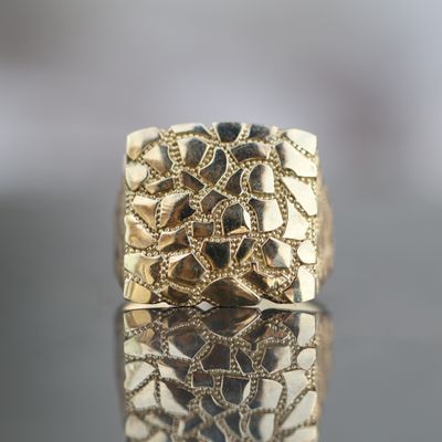 Nugget Ring 10kt yg 7.03gr Size 10 RN00184