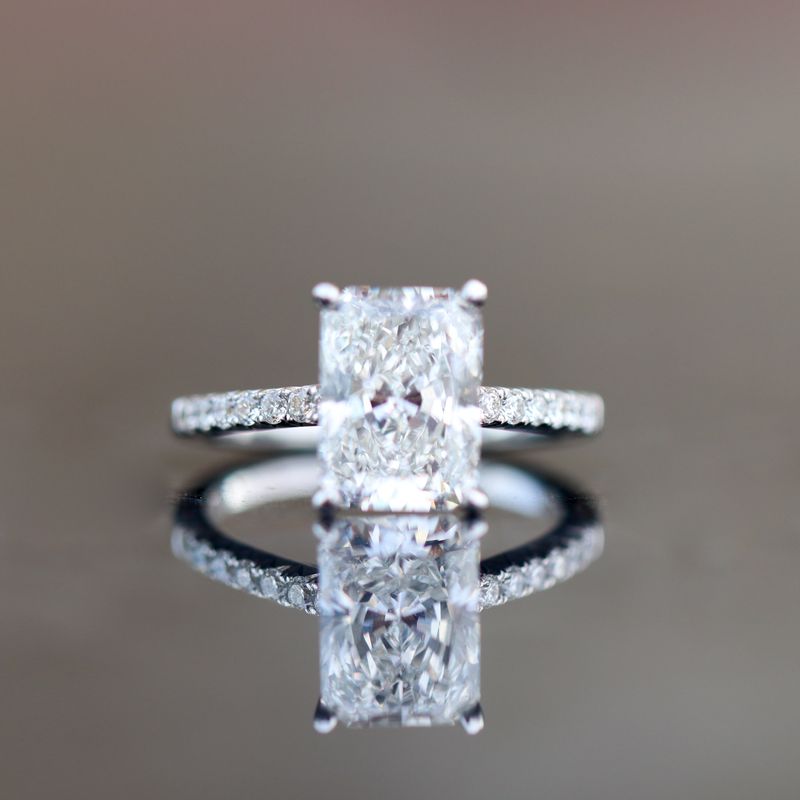 Emerald Diamond Ring VVS F 2.02ctc LAB  18kt WG 14 RD 0.24ctw Size4 RN00182