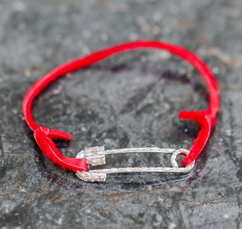 Baguette Safety Pin Bracelet 14kt WG 2.99gr 1.50cttw VS1-2 K PN000924
