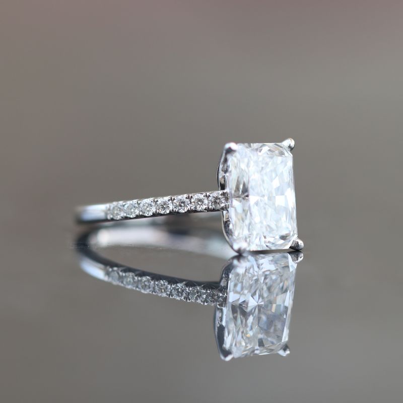 Emerald Diamond Ring VVS F 2.02ctc LAB  18kt WG 14 RD 0.24ctw Size4 RN00182