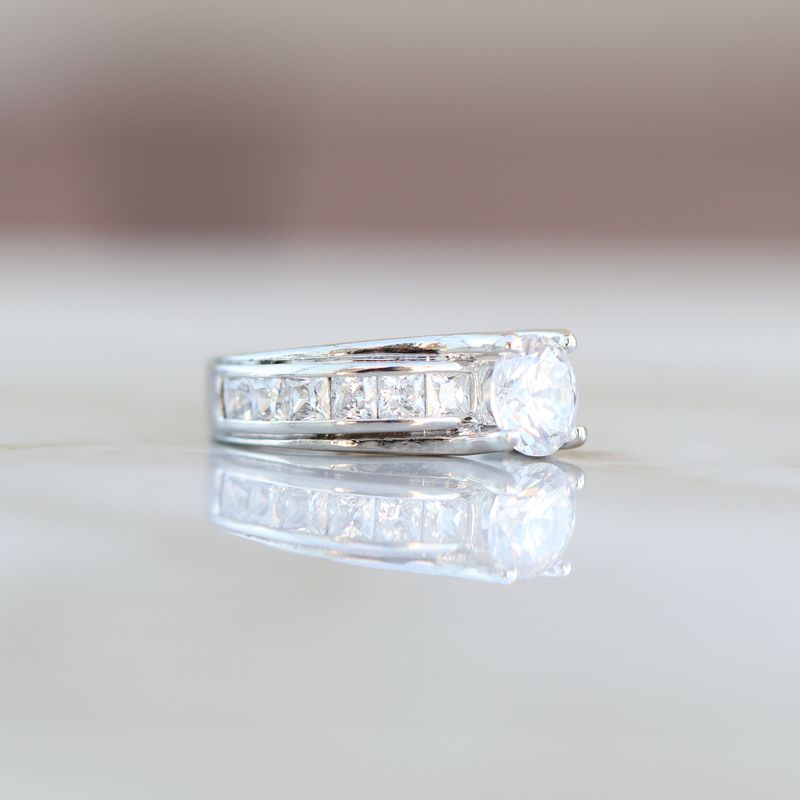Famous Engagement Ring Alloy CZ SFR005
