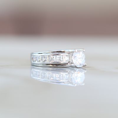 Famous Engagement Ring Alloy CZ SFR005