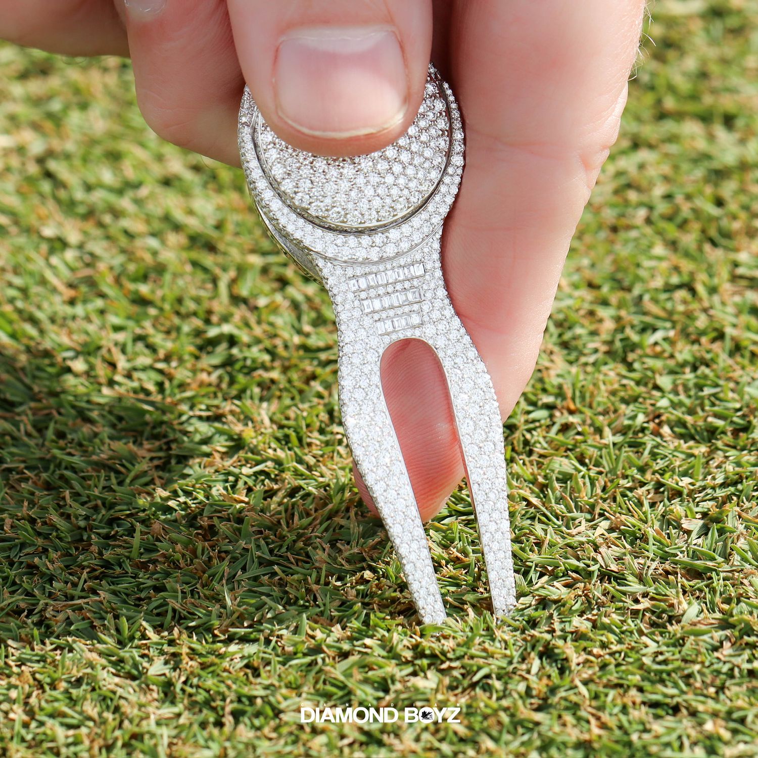Baguette &amp; Round Diamond Golf Ball Marker Pendant 10kt WG 70.56gr 15.59cttw 793 Natural Diamonds VVS F PN00193C