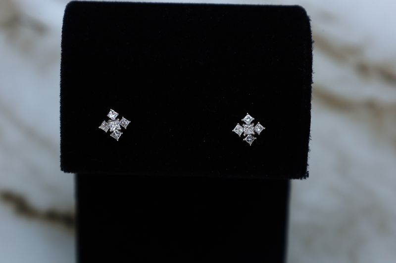 Snowflake Diamond Earrings 14kt WG 0.8gr 0.32cttw Natural ER00200