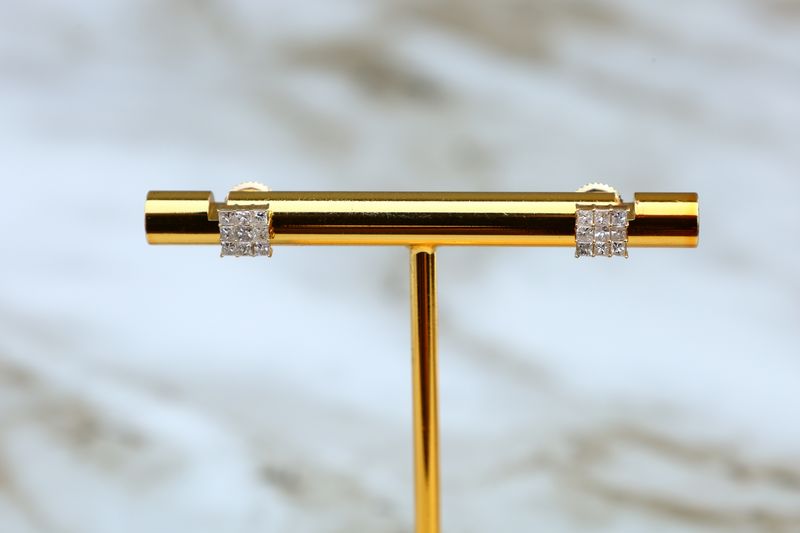 Square Cluster Diamond Earrings 14kt YG 1gr 0.64cttw Natural ER00199