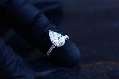 Pear Engagement Ring Center Diamond 18kt WG 4.3gr LAB 2.89ct / 2-2.5ctc  50RD 0.95gr SI-GH RN00209