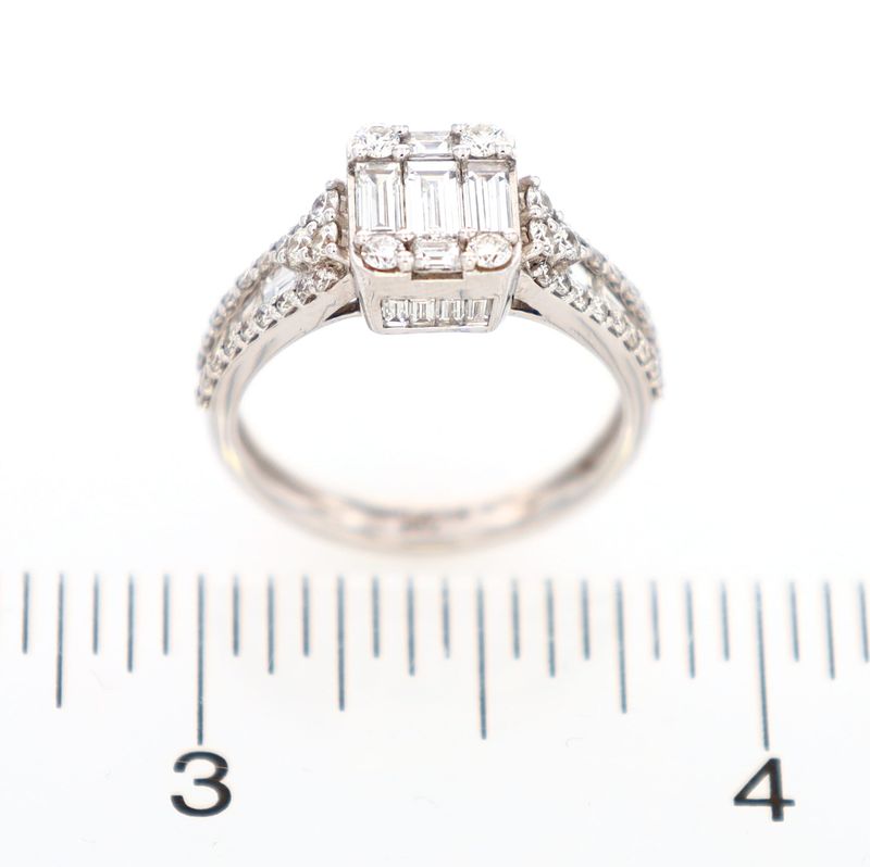 Baguette and Round Engagement Ring 18kt WG 5.1gr 1.51cttw SI-GHI RN000376