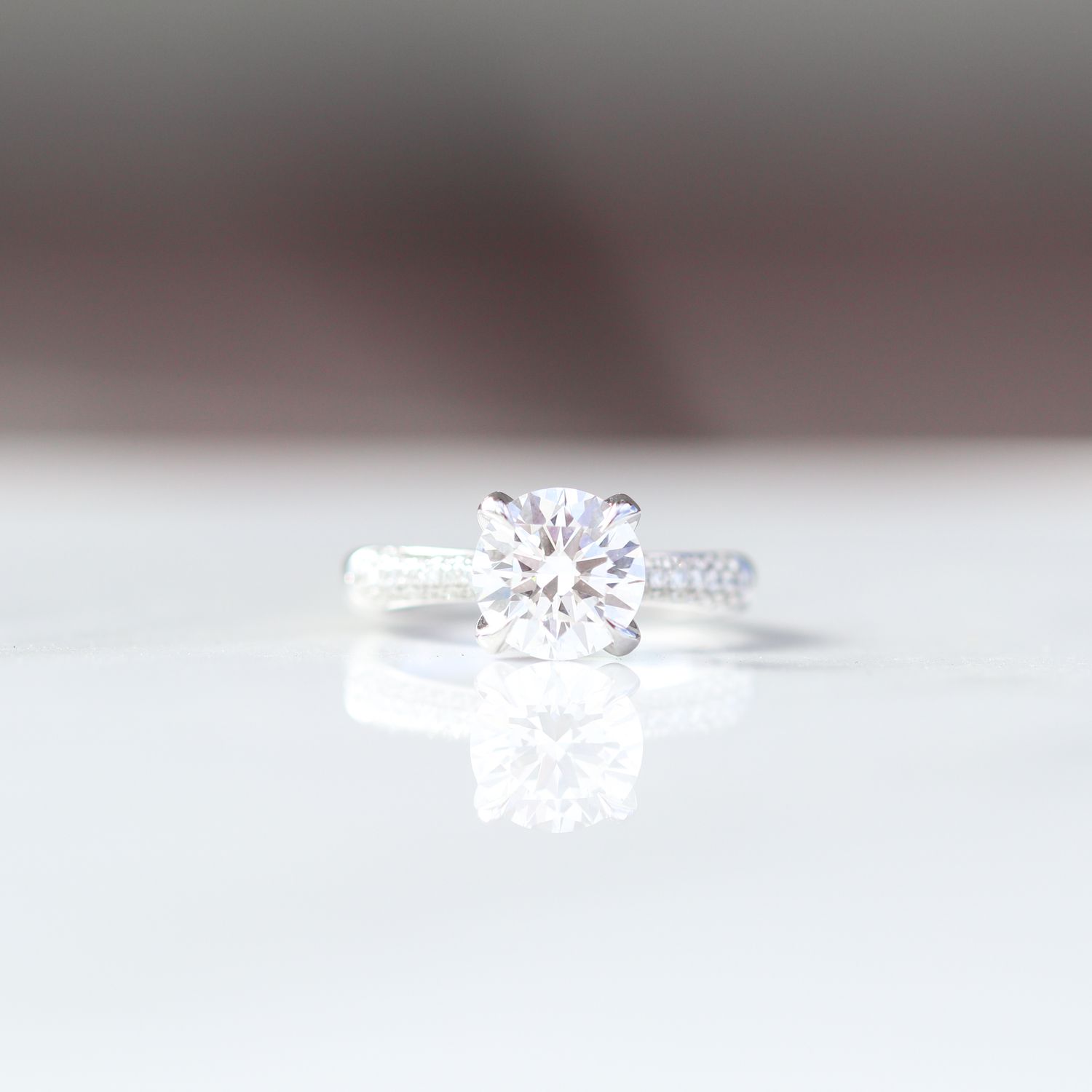 Round Brilliant Diamond Ring 18kt WG 4.20GR 2.09CT VVS D 3EX NON FLOR IGI CERT BAND NATURAL DIAMOND 66RD 0.41ctw SI-GH RN00145