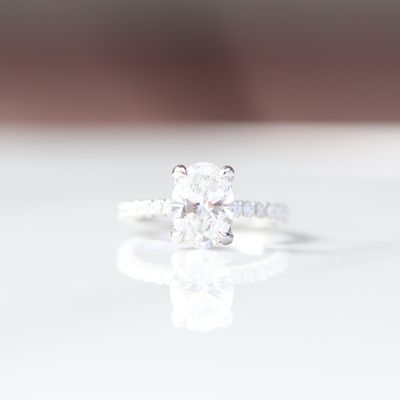 Engagement Ring Oval Center Diamond LAB 2.00ct VVS E 3EX 18KT WG 4.05GR NATURAL 0.75CTTW MELEE SI/VS/FG RN00146
