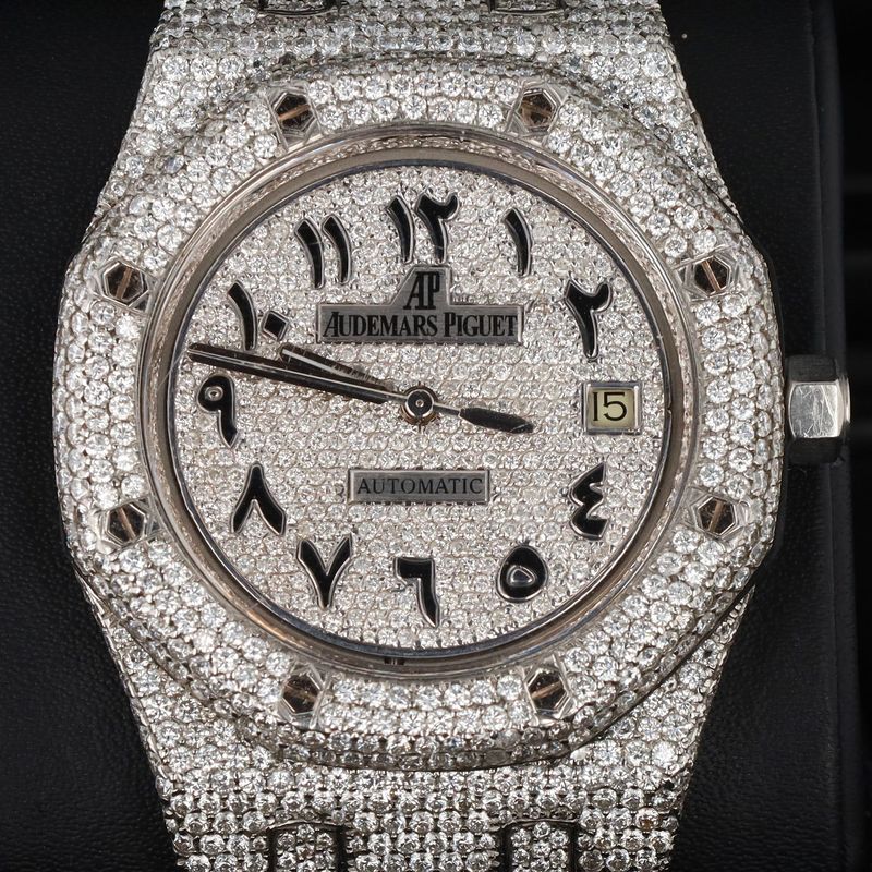 Custom Audemars Piguet 39mm Arabic Dial Diamond Studded Dial 24.0cttw VS-SI, GH 132.60gr RF 15591 Serial No H50231 WA00170