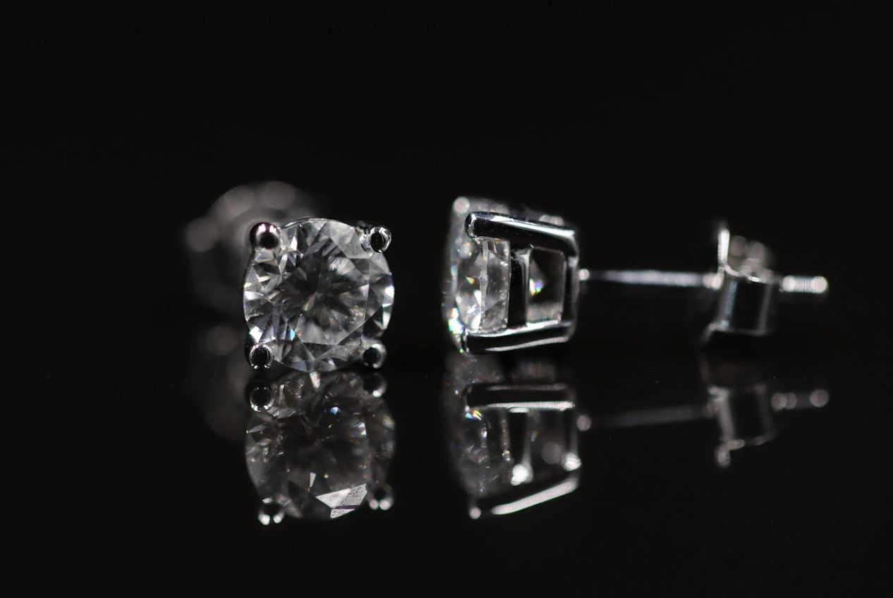 Martini Diamond Studs 14kt WG 2.1gr 2.00cttw LAB VS E-F Color ER00203