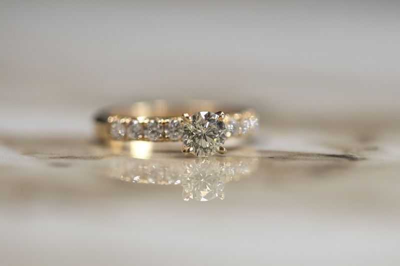 Solitaire Engagement Ring 14kt YG 3.7gr 0.71ct SI-1 Natural Center 0.47ct Band 8RD Size 6.5 RN00237