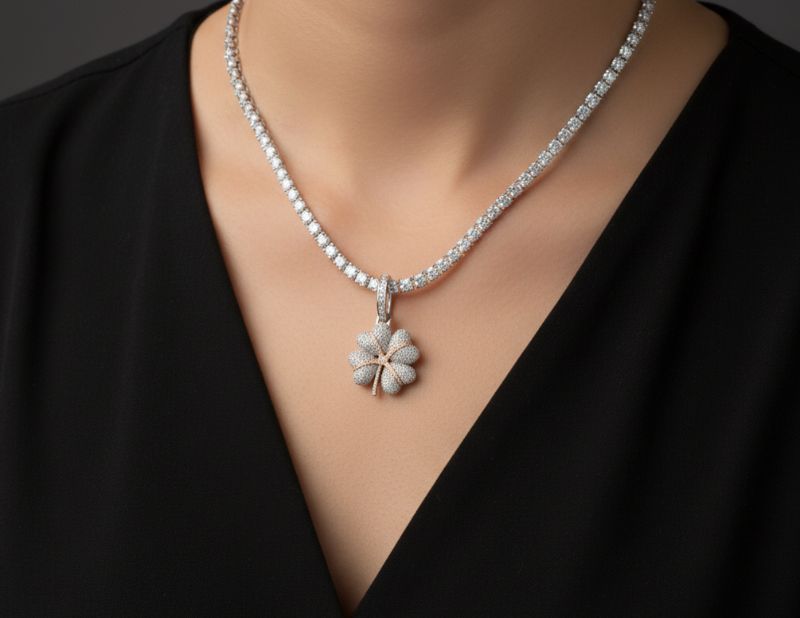 Diamond Clover Pendant 10kt WG SI-GH 1.65cttw PN00144