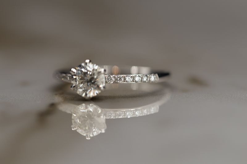 6 Prong Engagement Ring Natural Diamonds 0.64ct i1 I VG Centre 18kt WG 1.36gr 0.11ct band 0.75cttw Size 6 RN00170
