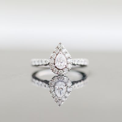 Pear Shaped Brilliant Engagement Ring 14kt WG 3.1gr 0.75cttw RN00122