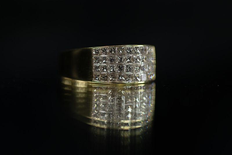 DIAMOND RING 18KT YG 1.80CTTW 36PC INVISIBLE SET NATURAL VS FG RN00221