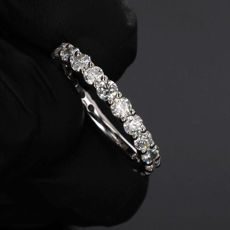 Solitaire Eternity Band 10kt WG 2.4gr Size 7 Natural 1.50cttw RN00262