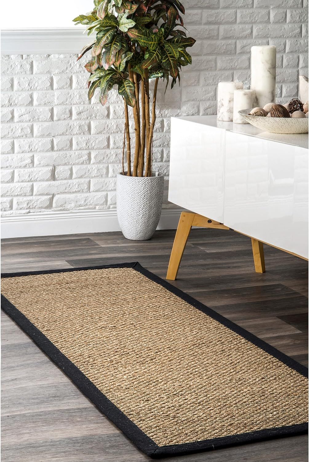 nuLOOM Elijah Farmhouse Seagrass Runner Rug, 2&#39; 6&quot; x 6&#39;, Black