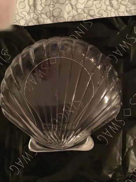 Rings And Things Plastic Seashell Jewelry Holder