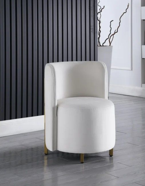 Everly Quinn Eklund Velvet Club Chair