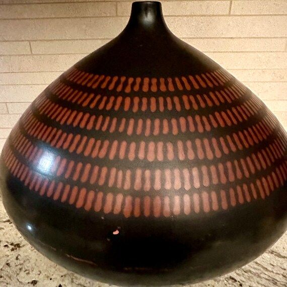 Large Vintage Peruvian Pottery Vase