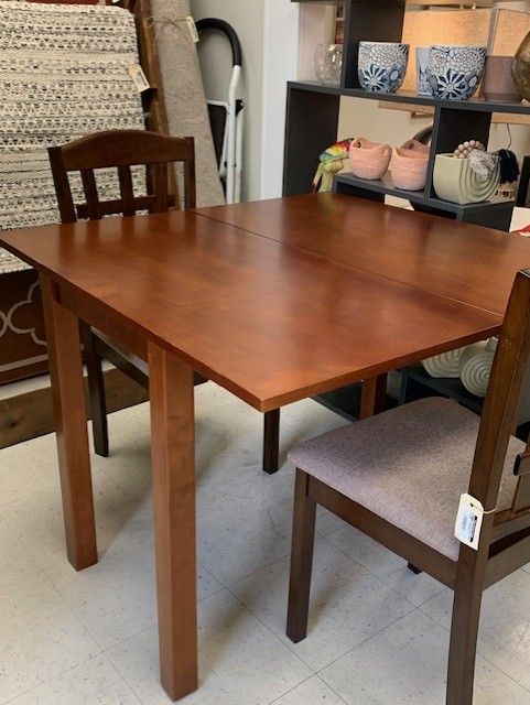 Space Saving Extendable Table
