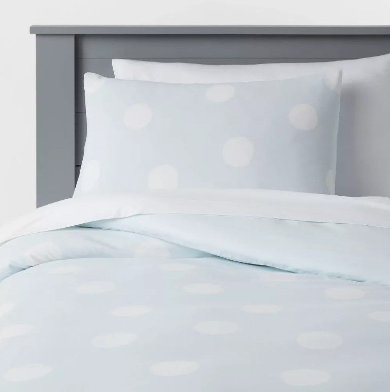 Pillowfort Twin Scatter Dot Kids Comforter Set