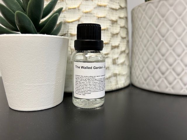 Stoneglow - The Walled Garden Scented Oil, Color: Ginger Lily