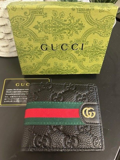 *Imitation* Gucci Wallet