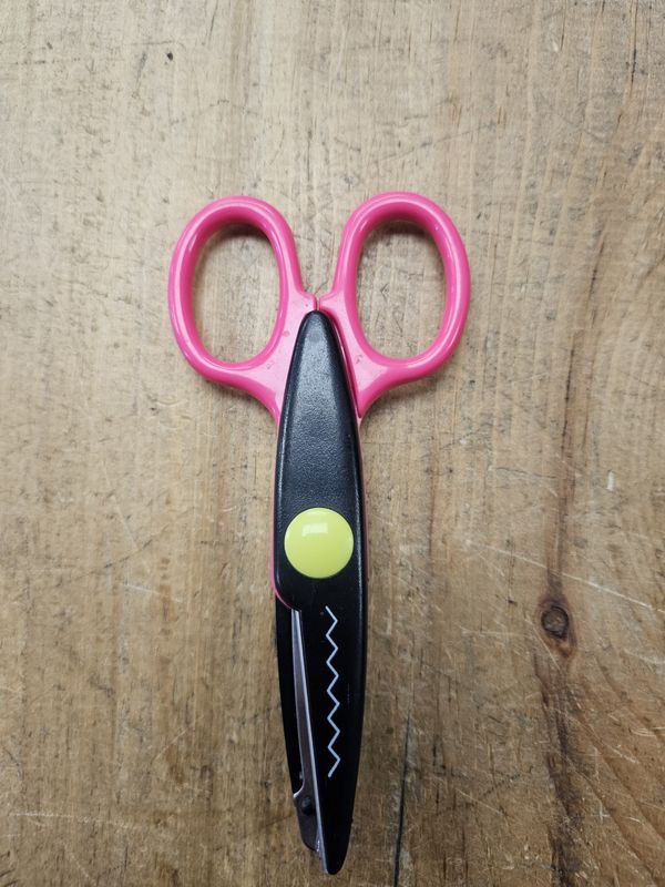 Decorative Paper Edge Scissor