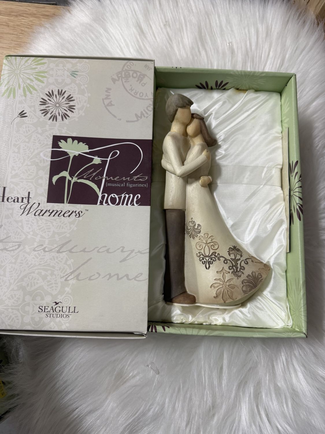 Seagull Studios Heart Warmers ''First Dance"